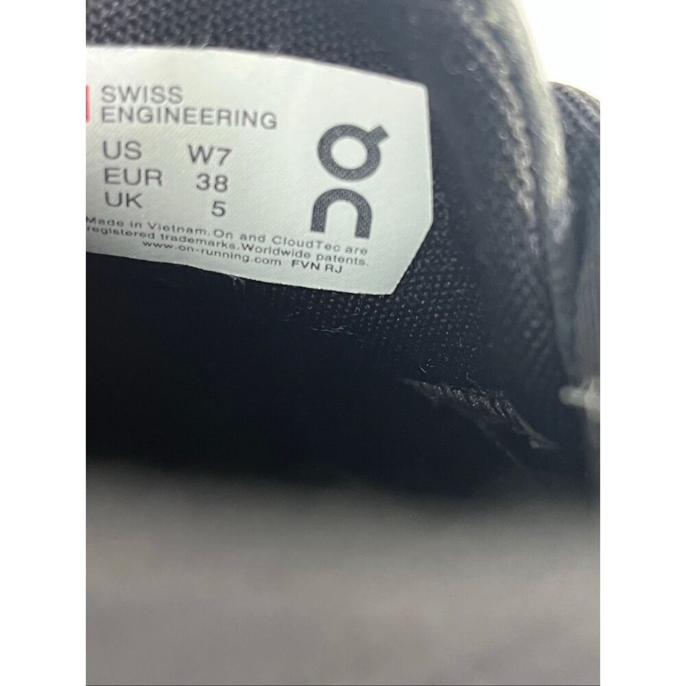 On Running Cloud Black White Running Shoes Women’s Size 7 EU 38 - Picture 9 of 9